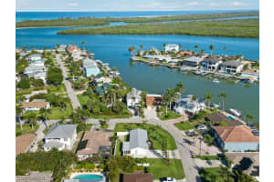 104 Jamaica Drive, NAPLES, FL 34113 Sold 04/26/24