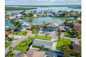 104 Jamaica Drive, NAPLES, FL 34113 Sold 04/26/24