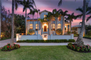 40 5th Ave S, Naples
