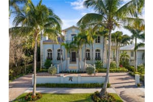 40 5th Avenue, Naples, FL 34102 - MLS#224022030