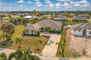 926 8th Place, Cape Coral, FL 33991 - MLS#224023017