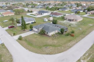 204 Manasota Street, FORT MYERS, FL 33913 Sold 05/24/24
