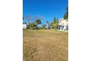 5840 Lauder Street, Fort Myers Beach, FL 33931 - MLS#224023088