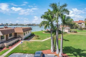 730 Elkcam Circle, MARCO ISLAND, FL 34145 Sold 10/03/24