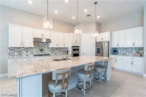 6880 Cocoplum Street, NAPLES, FL 34114 Sold 05/20/24