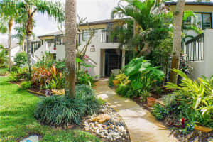 1804 Kings Lake Blvd 3 103, Naples, FL 34112, Sold 05/30/24