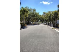 142 Santa Clara Dr Apt 14, Naples, FL 34104, Sold 06/03/24