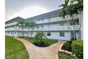 315 Saint Andrews Boulevard, NAPLES, FL 34113 Sold 05/17/24