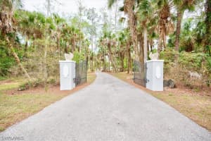 560 14th Avenue, Naples, FL 34120 - MLS#224027799