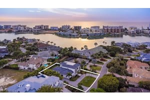 282 Bahia Point, Naples, FL 34103 Sold 04/25/25