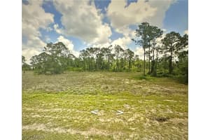 1085 Eisenhower Boulevard, Lehigh Acres, FL 33974 - MLS#224028296