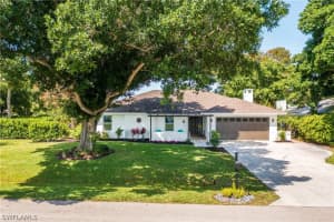 237 Burning Tree Drive, Naples, FL 34105 - MLS#224028357