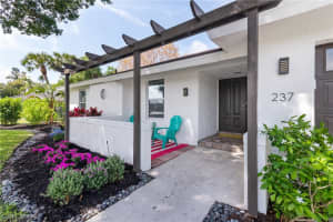 237 Burning Tree Drive, Naples, FL 34105 - MLS#224028357