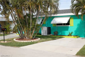 2580 Bayshore Drive, Matlacha, FL 33993 Sold 12/10/24