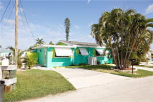 2580 Bayshore Drive, Matlacha, FL 33993 Sold 12/10/24