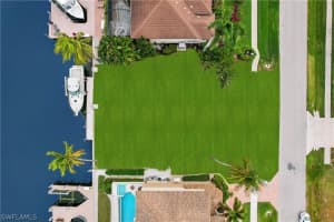 1046 Fieldstone Drive, Marco Island, FL 34145 - MLS#224028700