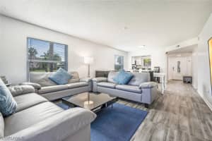 325 Charlemagne Boulevard, NAPLES, FL 34112 Sold 05/09/24