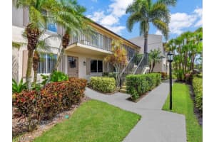 149 Palm Dr Unit 19, Naples, FL 34112, Sold 08/15/24