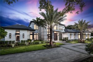 584 Banyan Blvd, Naples