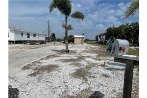 41 Helen Lane, Fort Myers Beach, FL 33931 - MLS#224031029