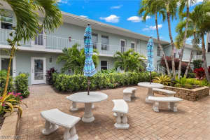 635 12th Avenue, Naples, FL 34102 - MLS#224031099