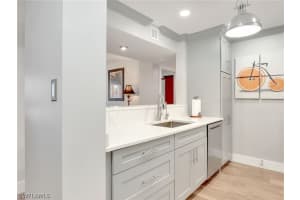 555 Park Shore Drive, Naples, FL 34103 - MLS#224032455