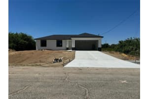 7048 CALDER Circle, LABELLE, FL 33935 Sold 02/21/25