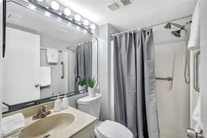 2121 Collier Avenue, FORT MYERS, FL 33901 Sold 05/31/24