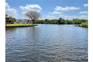 76 Sun Circle, FORT MYERS, FL 33905 Sold 06/13/25