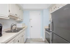 240 Seaview Court, MARCO ISLAND, FL 34145 Sold 08/02/24