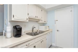 240 Seaview Court, MARCO ISLAND, FL 34145 Sold 08/02/24