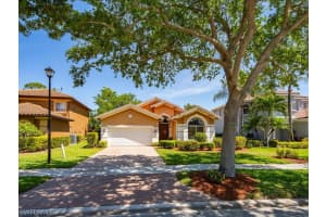 2044 Par Drive, NAPLES, FL 34120 Sold 06/12/24