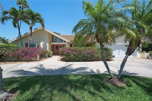 559 Neapolitan Way, NAPLES, FL 34103 Sold 09/02/25