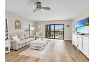 960 Swallow Avenue, MARCO ISLAND, FL 34145 Sold 07/08/24