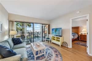 807 River Point Drive, Naples, FL 34102 - MLS#224036642