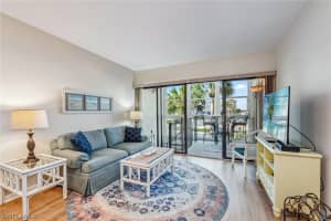 807 River Point Drive, Naples, FL 34102 - MLS#224036642