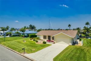 979 Town And River Drive, FORT MYERS, FL 33919 Sold 07/09/24