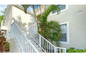 1300 Sweetwater Cove, Naples, FL 34110 Sold 05/08/25
