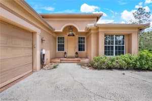 560 Desoto Boulevard, NAPLES, FL 34120 Sold 03/31/25