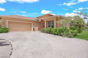 560 Desoto Boulevard, NAPLES, FL 34120 Sold 03/31/25
