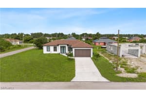 744 Oakridge Avenue, Lehigh Acres, FL 33974 - MLS#224038058