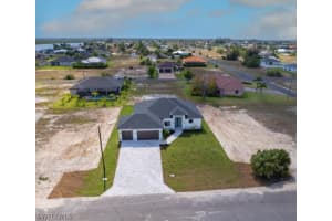 2728 41st Avenue, Cape Coral, FL 33993 - MLS#224038067