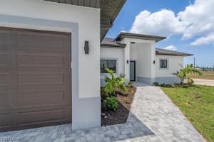 2728 41st Avenue, Cape Coral, FL 33993 - MLS#224038067