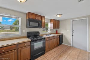 2176 Davis Street, FORT MYERS, FL 33916 Sold 12/04/24