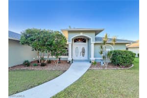7631 Woodland Bend Cir, Fort Myers