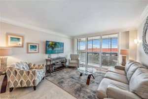 693 Seaview Court, MARCO ISLAND, FL 34145 Sold 05/20/25