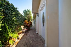 3408 Cayman Ln, Naples, FL 34119, Sold 09/23/24