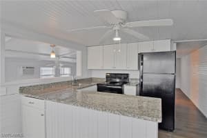 11 Fountain View Boulevard, North Fort Myers, FL 33903 - MLS#224042448