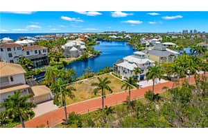 239 Bayfront Drive, Bonita Springs, FL 34134 - MLS#224044030
