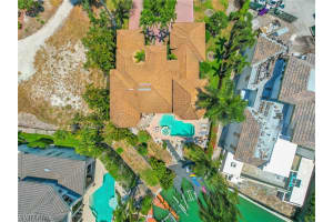 401 Hawser Ln, Naples, FL 34102, Sold 03/31/25